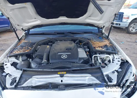 2016 Mercedes-Benz C 300 4Matic из США, поврежденный, VIN 55SWF4KB0GU099542